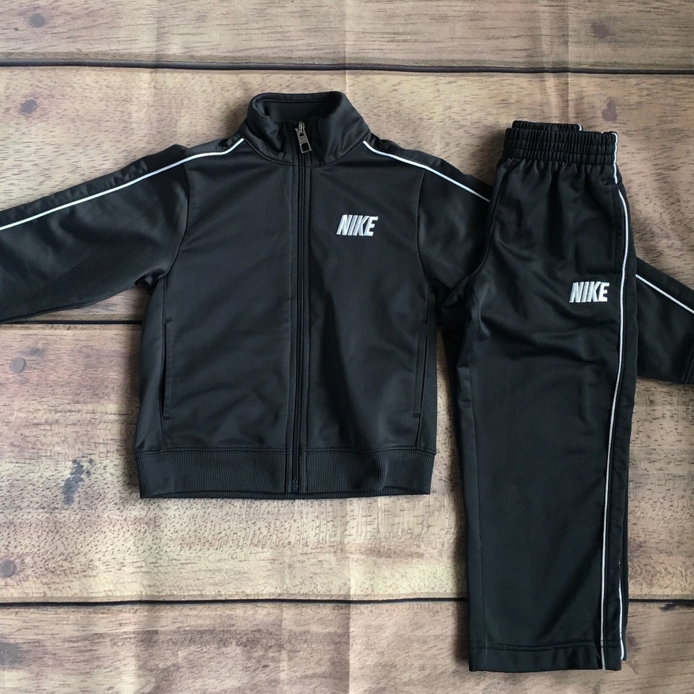 NIKE 2-piece Jogging Suit / Track Set